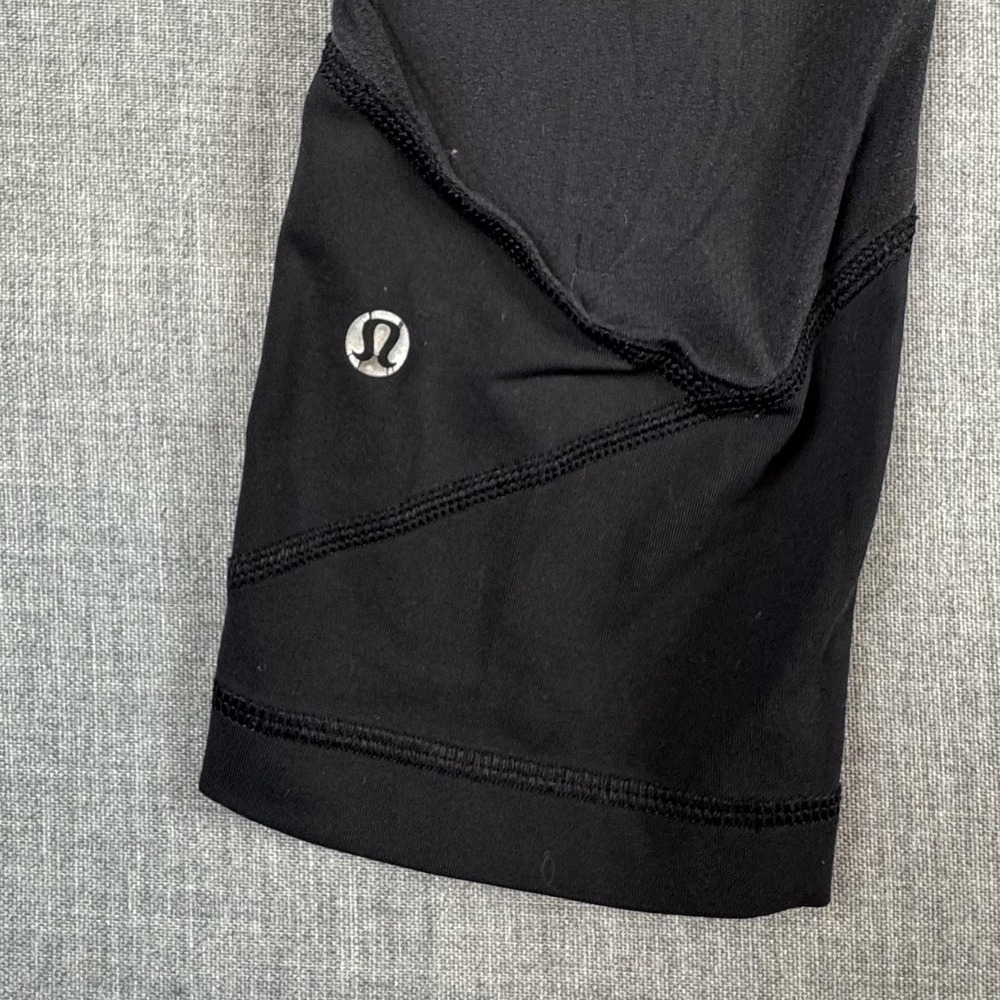 Lululemon Pants Womens 4 Black High Rise Crop Side Pocket Leggings Yoga Capri - Picture 7 of 13